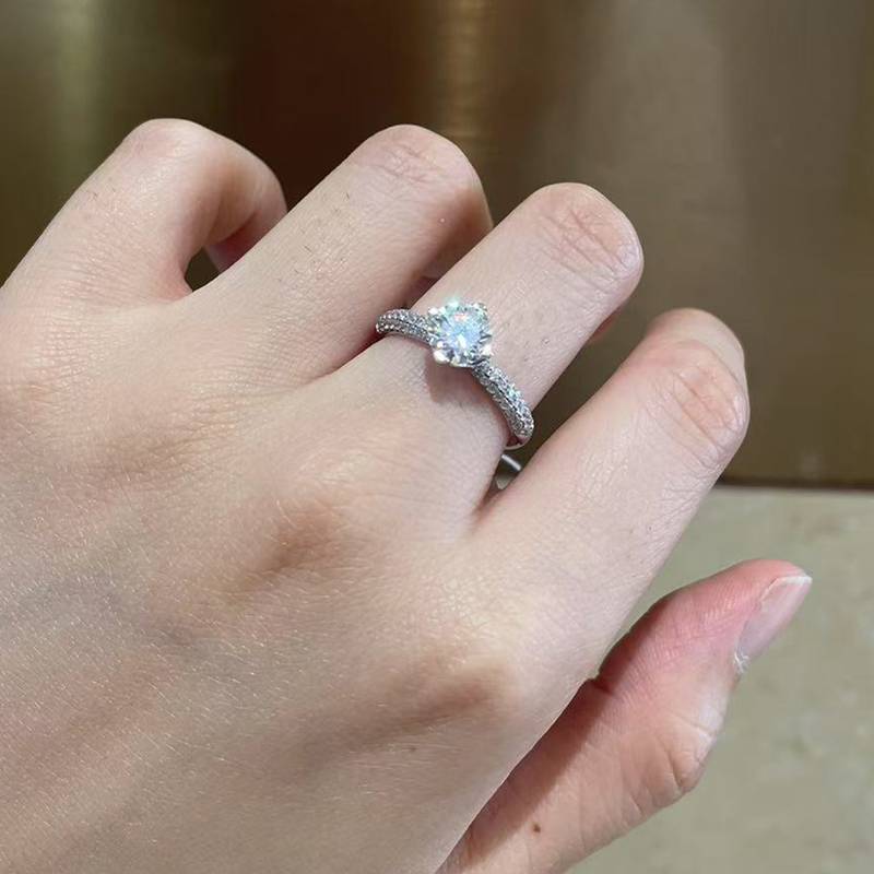 单头Women's RingS925银镀白金Women's Ring定制选款主石Moissanite1.0ct/副石高碳钻